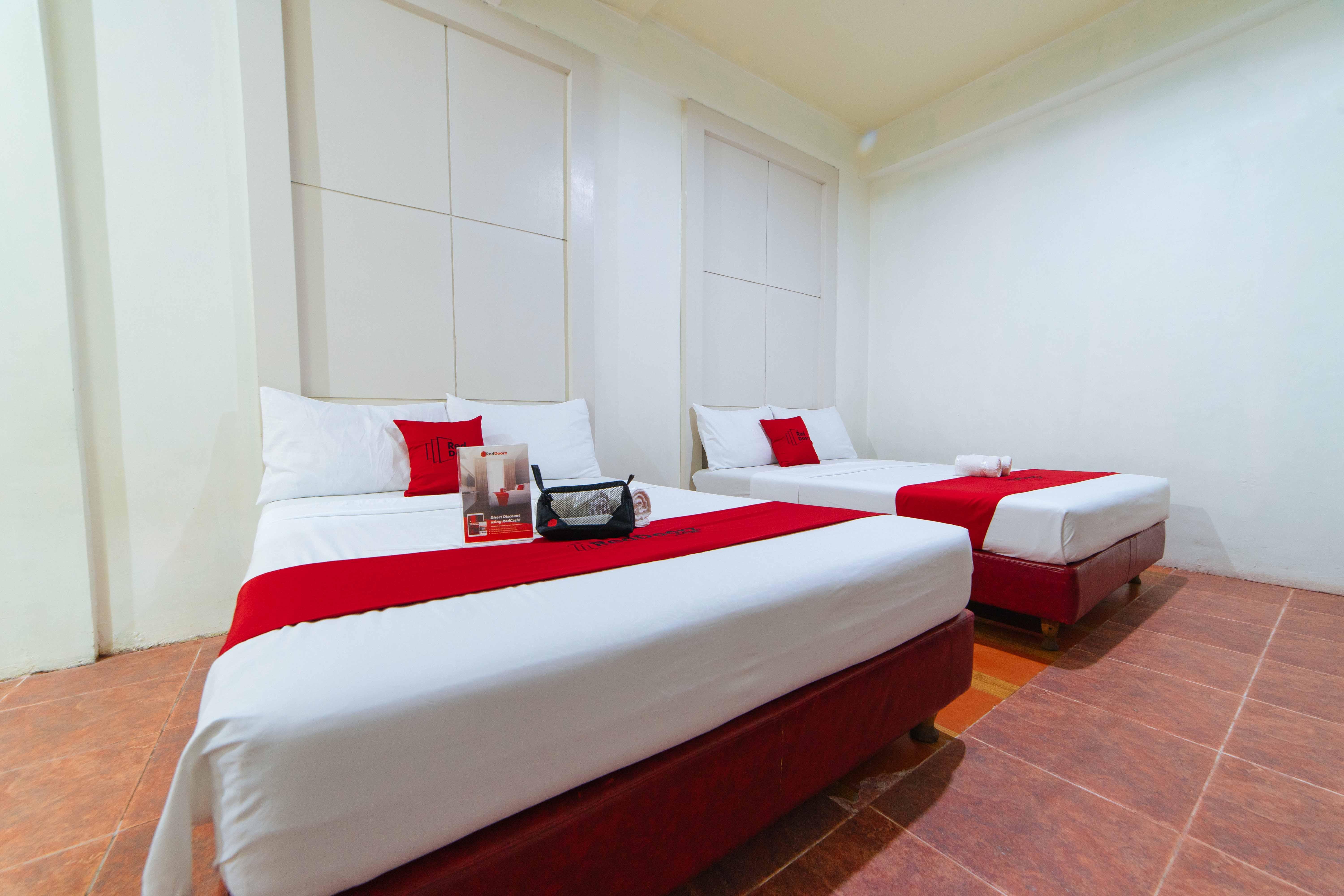 Reddoorz Near Walking Street Angeles City Exteriör bild
