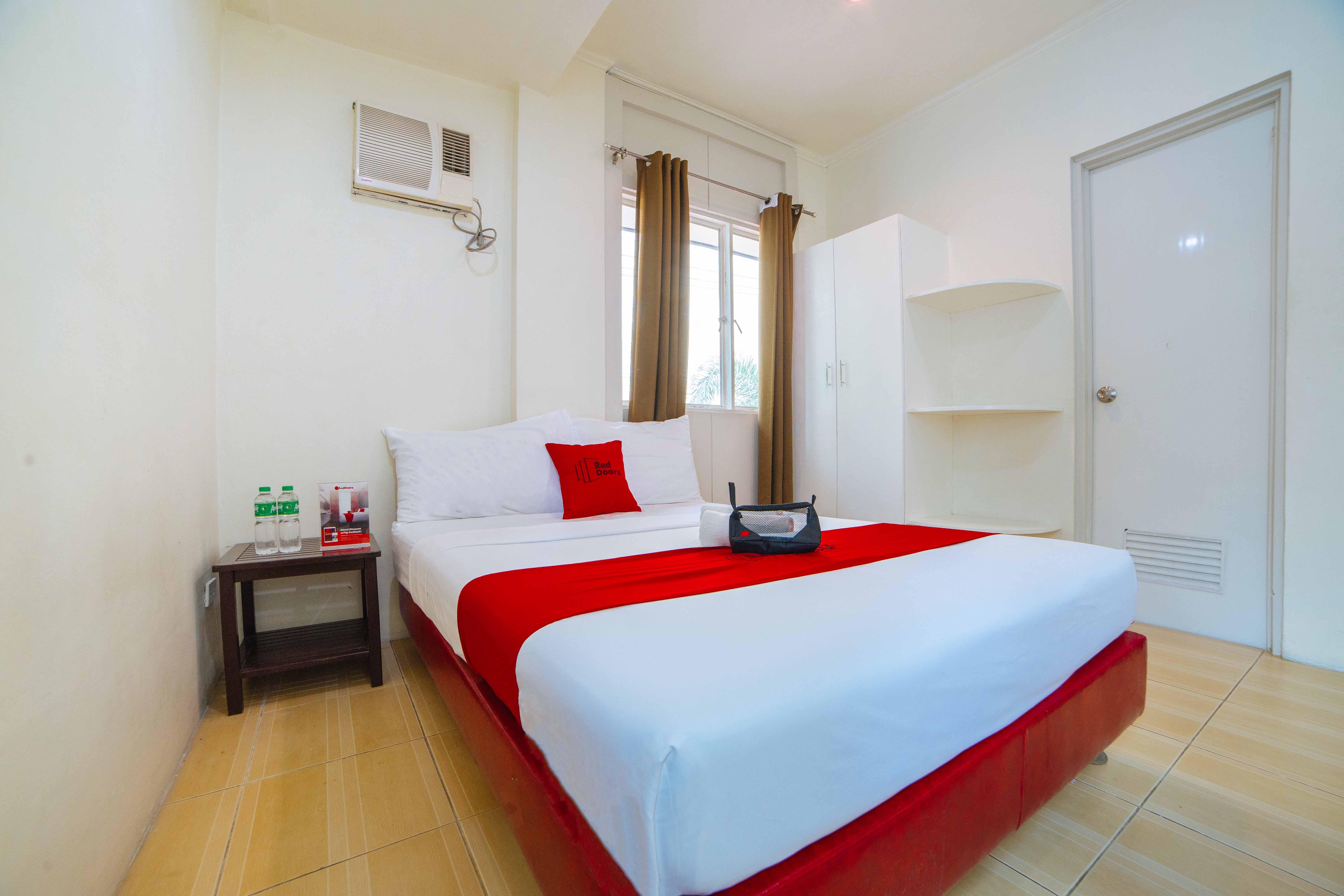 Reddoorz Near Walking Street Angeles City Exteriör bild