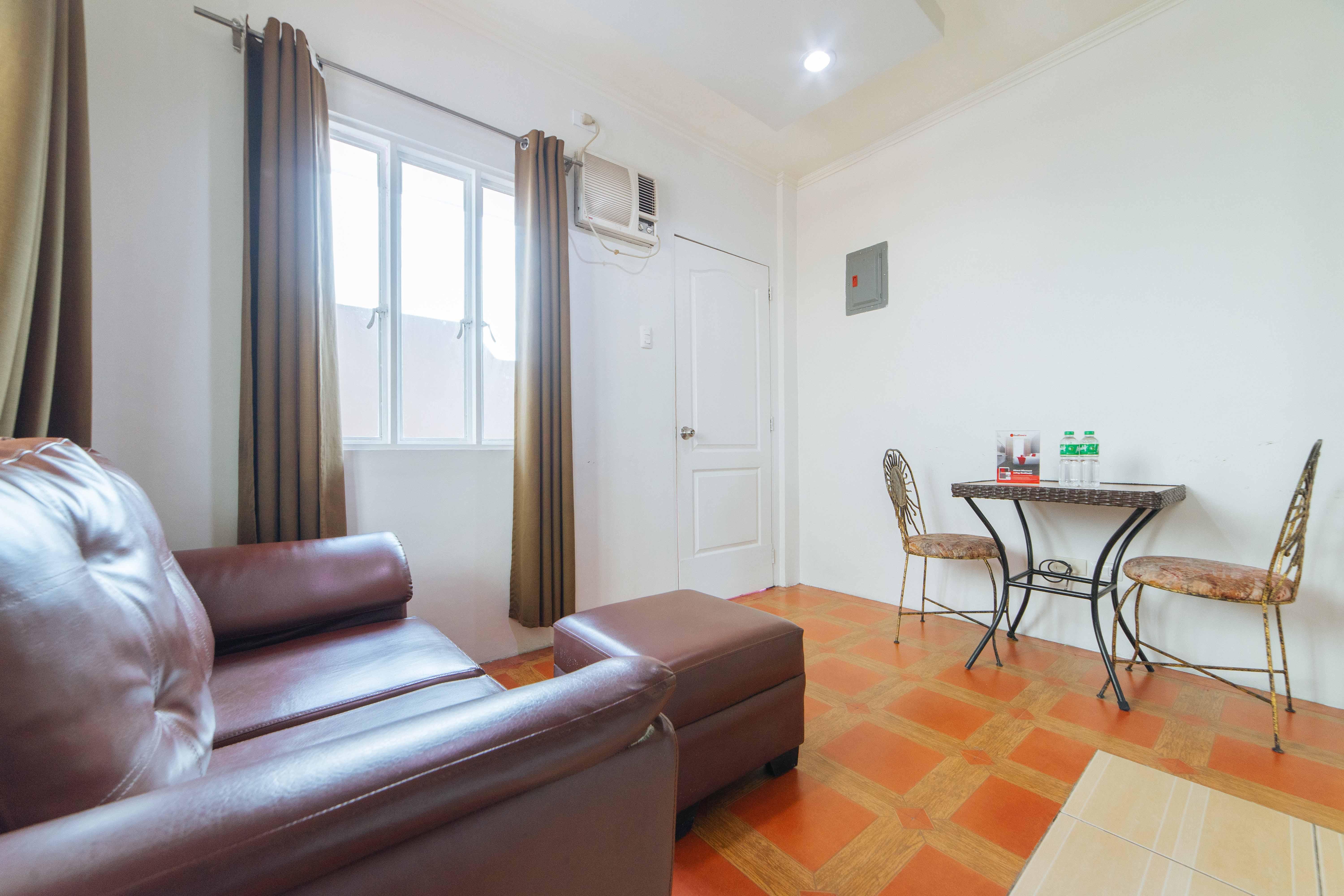 Reddoorz Near Walking Street Angeles City Exteriör bild