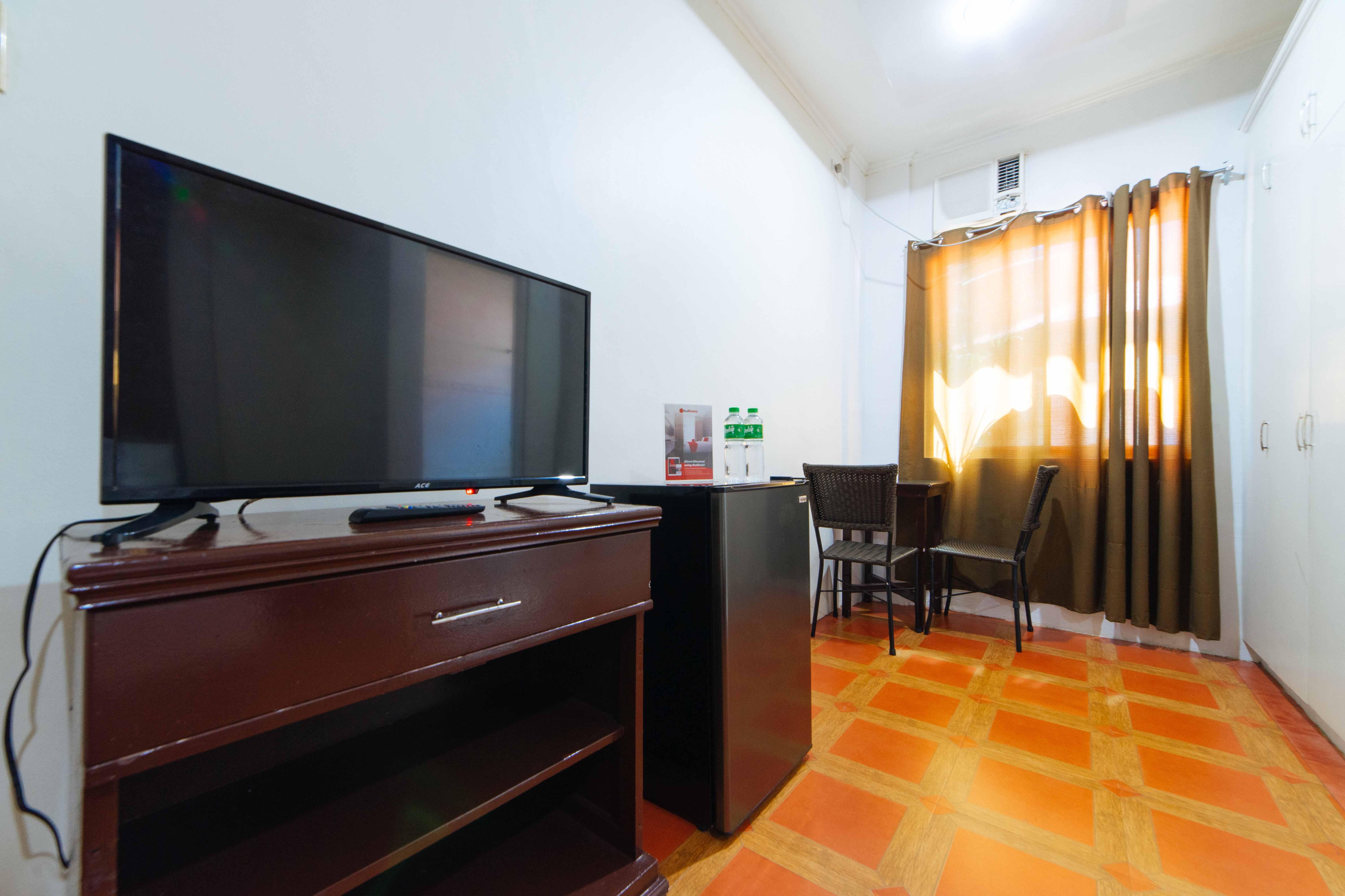 Reddoorz Near Walking Street Angeles City Exteriör bild
