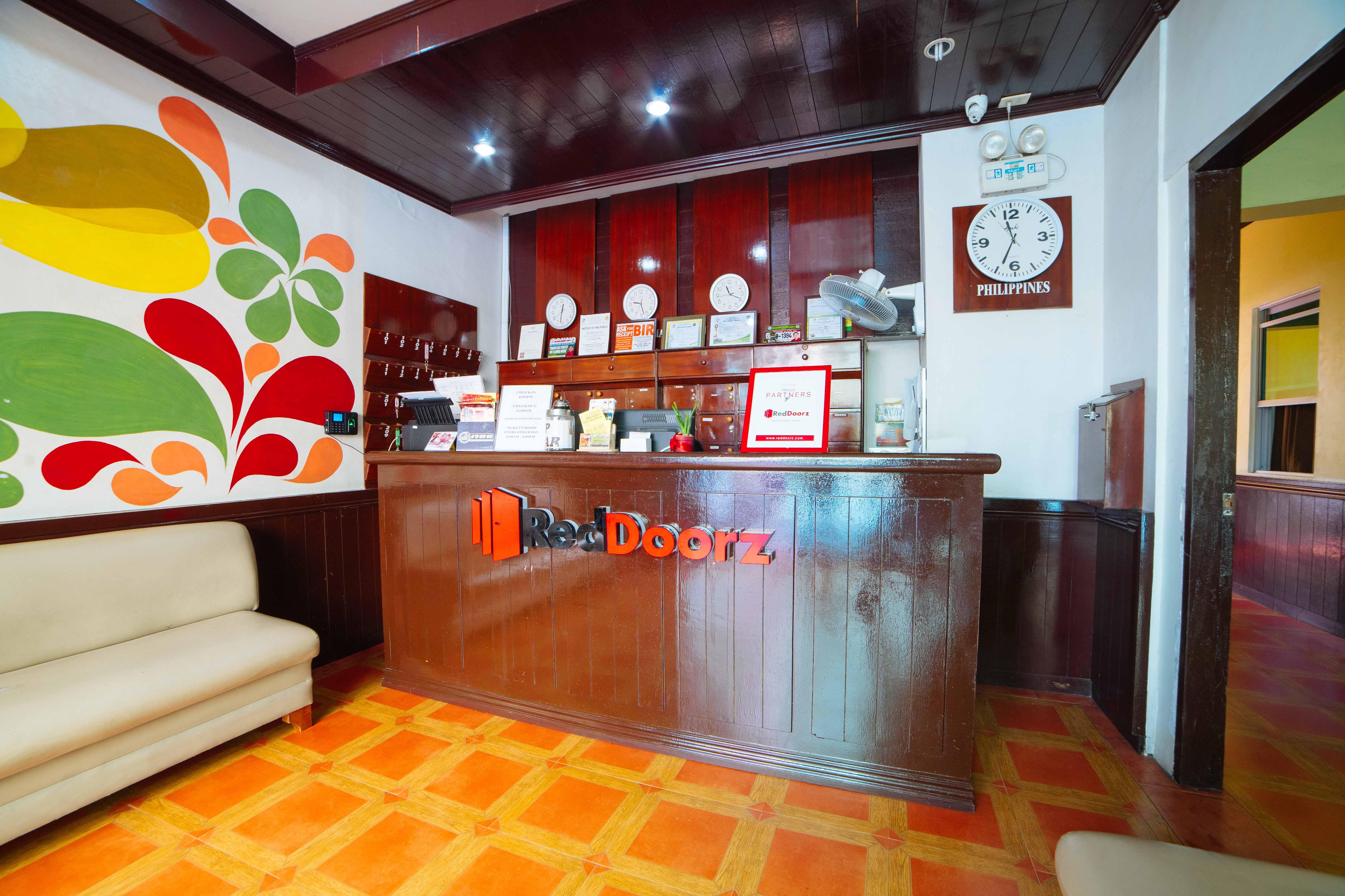 Reddoorz Near Walking Street Angeles City Exteriör bild
