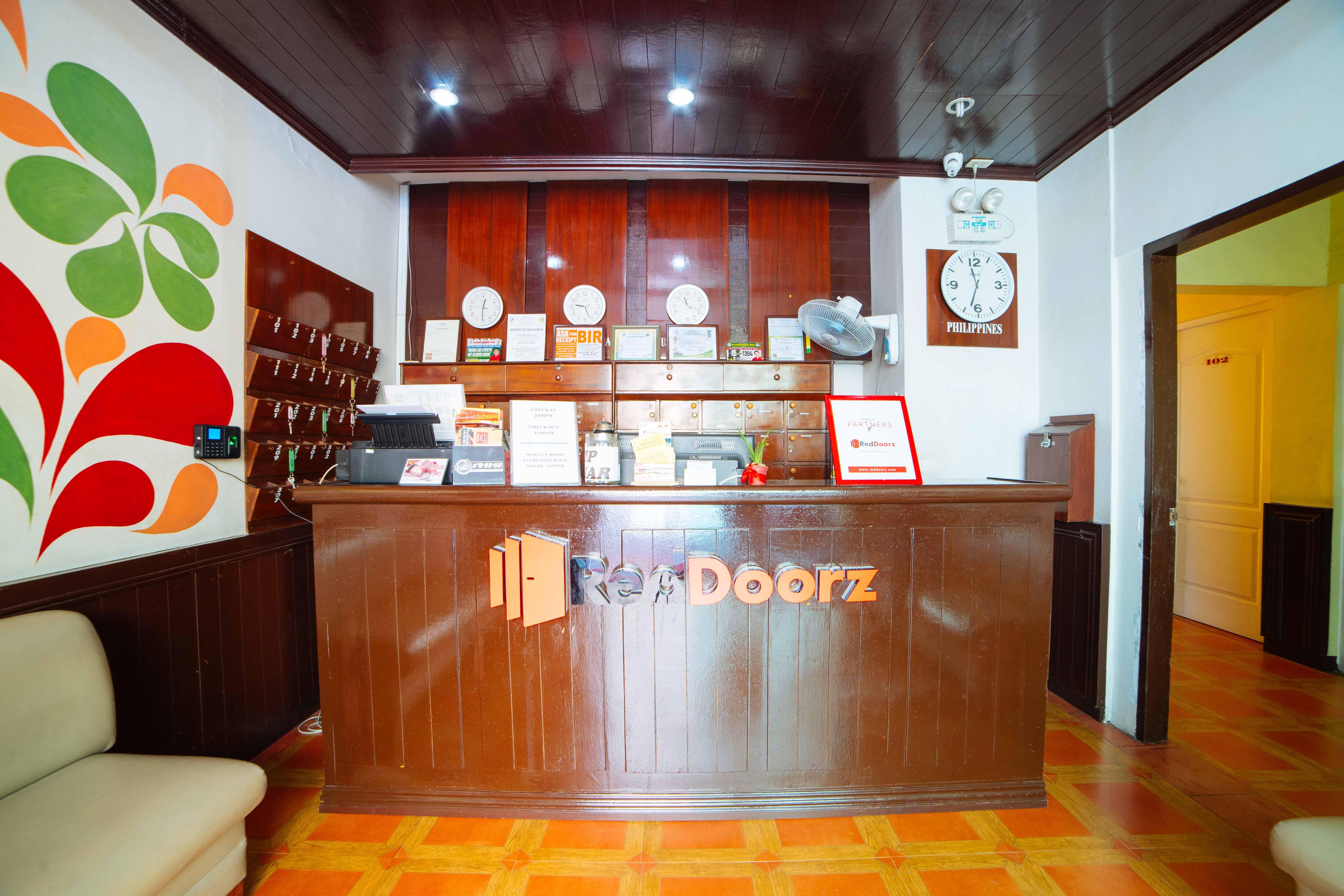 Reddoorz Near Walking Street Angeles City Exteriör bild
