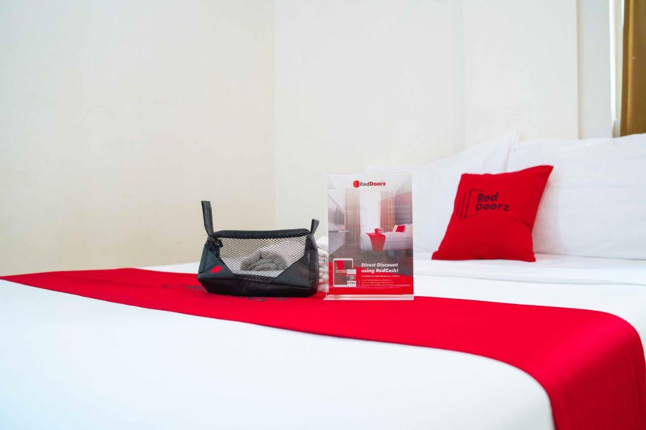 Reddoorz Near Walking Street Angeles City Exteriör bild